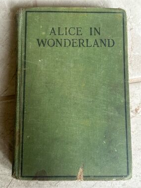 Vintage Alice in Wonderland & Through the Looking Glass World Publishing Compan